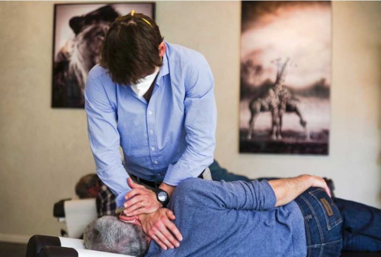 Wiederholung ist Erholung. Damien Mestre mit einem Patienten